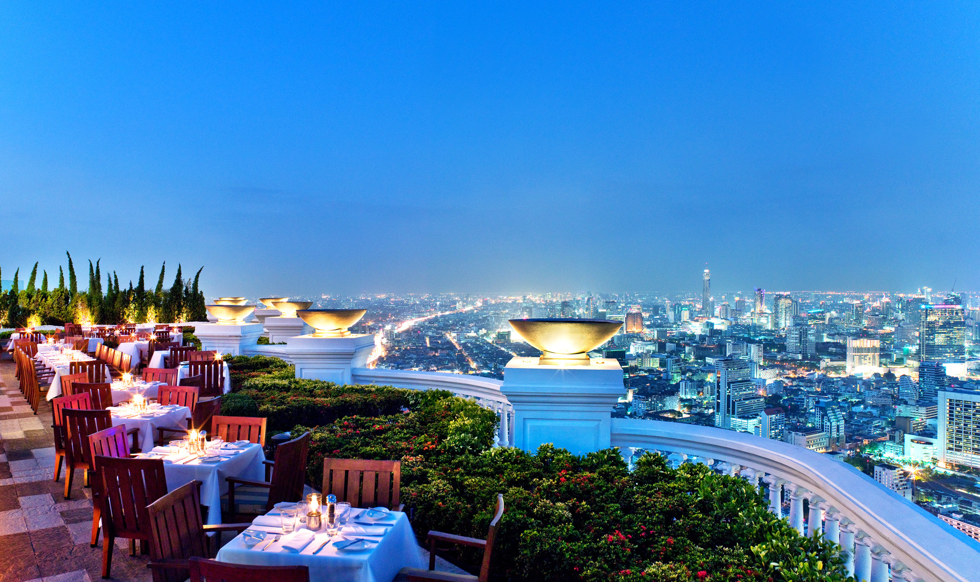 Découvrez le top 10 des plus beaux bars et restaurants rooftop pour boire un verre dans le monde