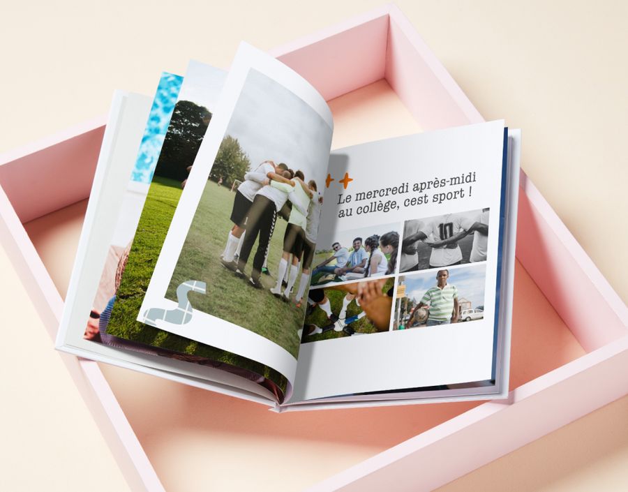 Album photo portrait ouvert sur plusieurs photos de jeunes faisant du sport