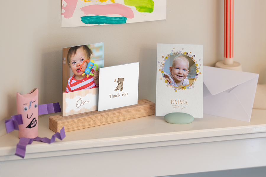 Une sélection de cartes de remerciement personnalisées Photobox pour des enseignants de maternelle, avec des photos de bébés et de tout-petits.