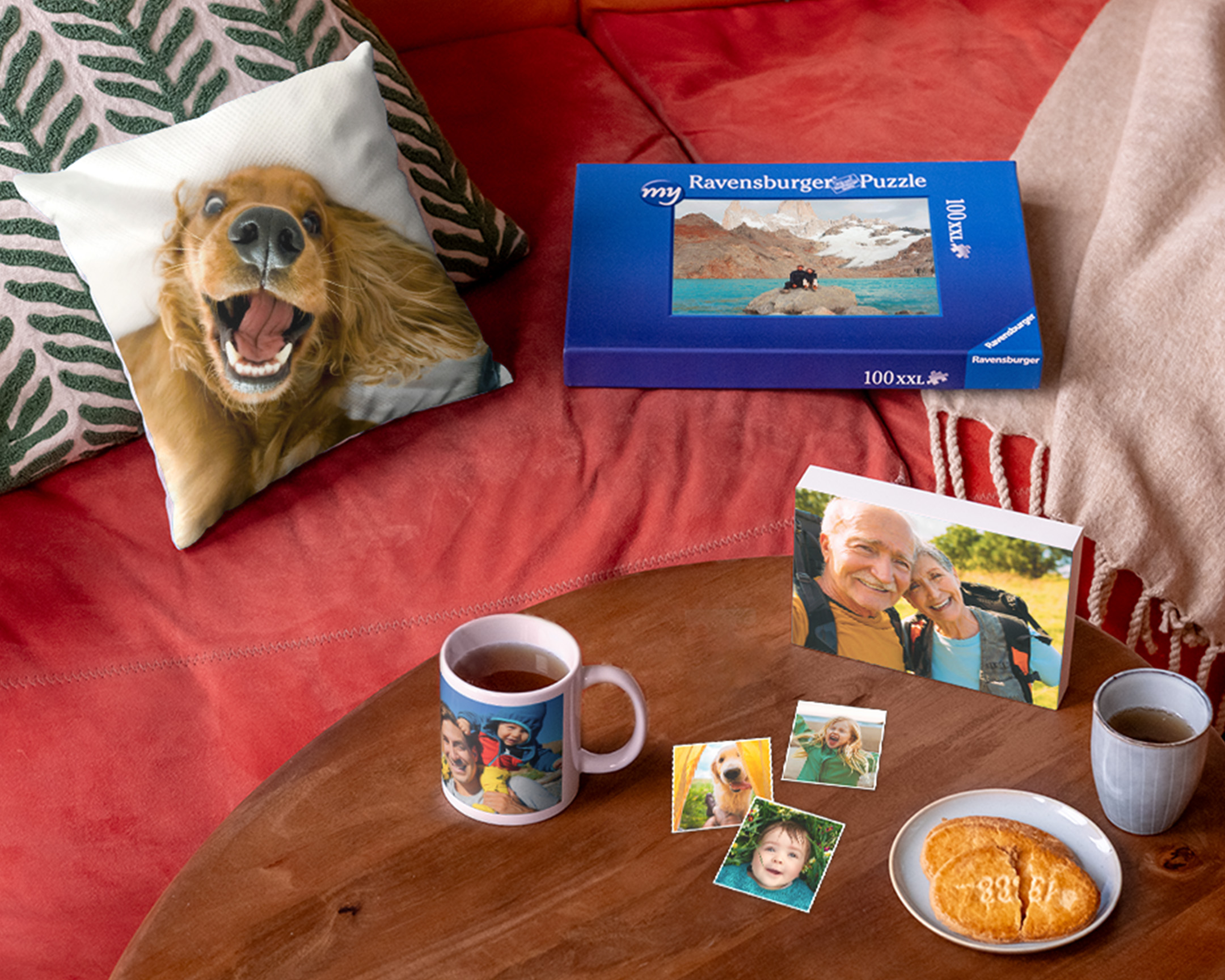 Salon avec divers cadeaux photo personnalisés