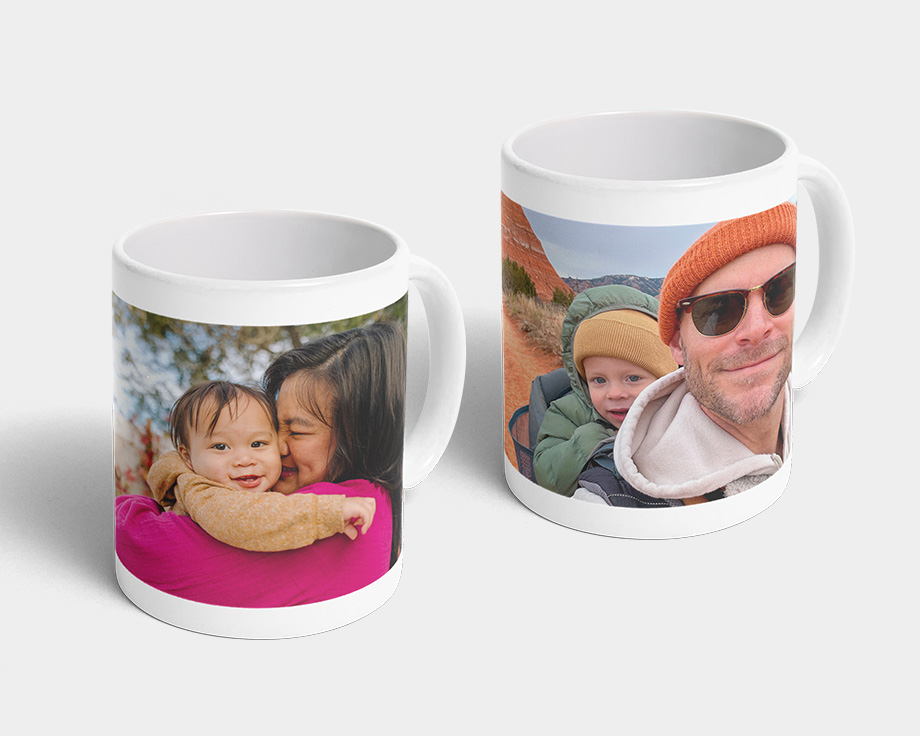 Deux mugs avec des photos de familles