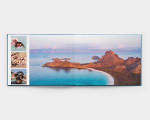 Photo pleine page d'un livre paysage à ouverture à plat