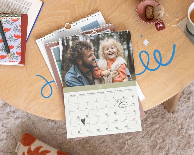 Calendriers : une année de souvenirs à savourer page après page