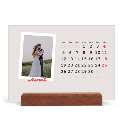 Calendrier de bureau support bois - paysage   — Signature carmin [Avril]