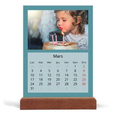Calendrier de bureau support bois - portrait  — Un monde en couleur [Mars]
