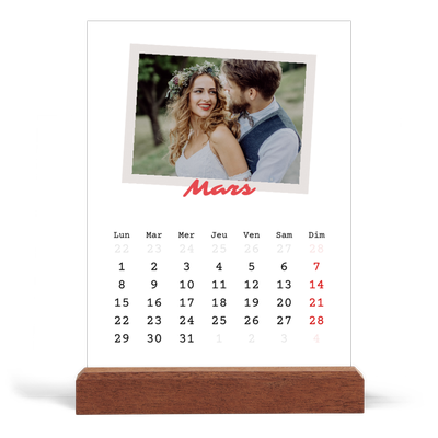 Calendrier de bureau support bois - portrait  — Signature carmin [Mars]