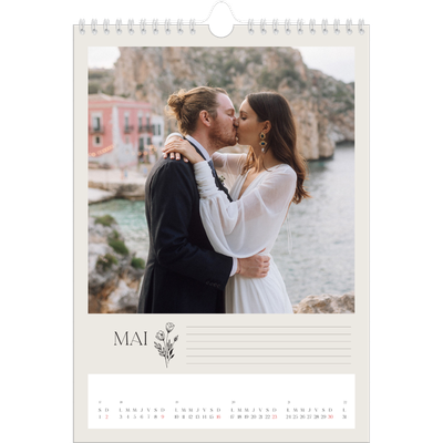 Calendrier photo A4 (20 x 30 cm) — Initiales fleuries [Mai]